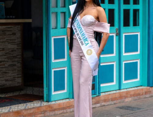 La Señorita Cundinamarca Stephany Novoa luce el Kit Dorado